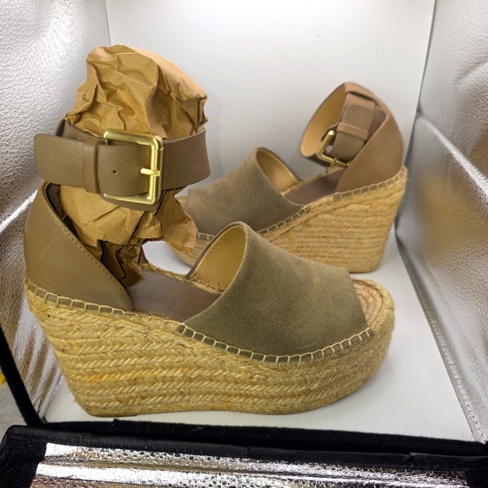 Marc Fisher Mladalyn‎ Wedge Espadrille Taupe Suede Sandals Size 8M Peep Toe